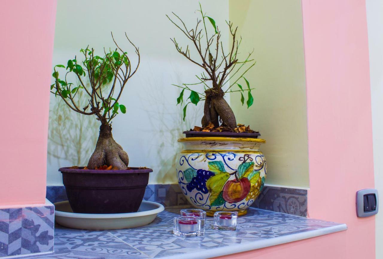 Holiday Naples Art Rooms エクステリア 写真